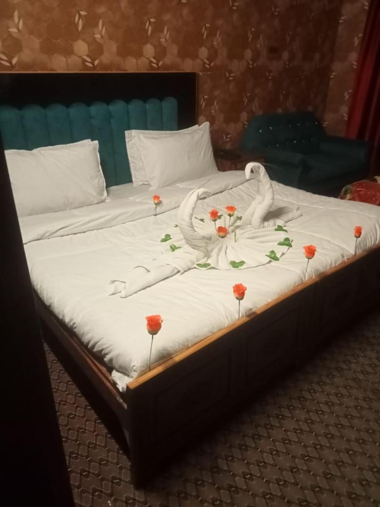 Kashmir Hill Town Hotel Srīnagar Buitenkant foto