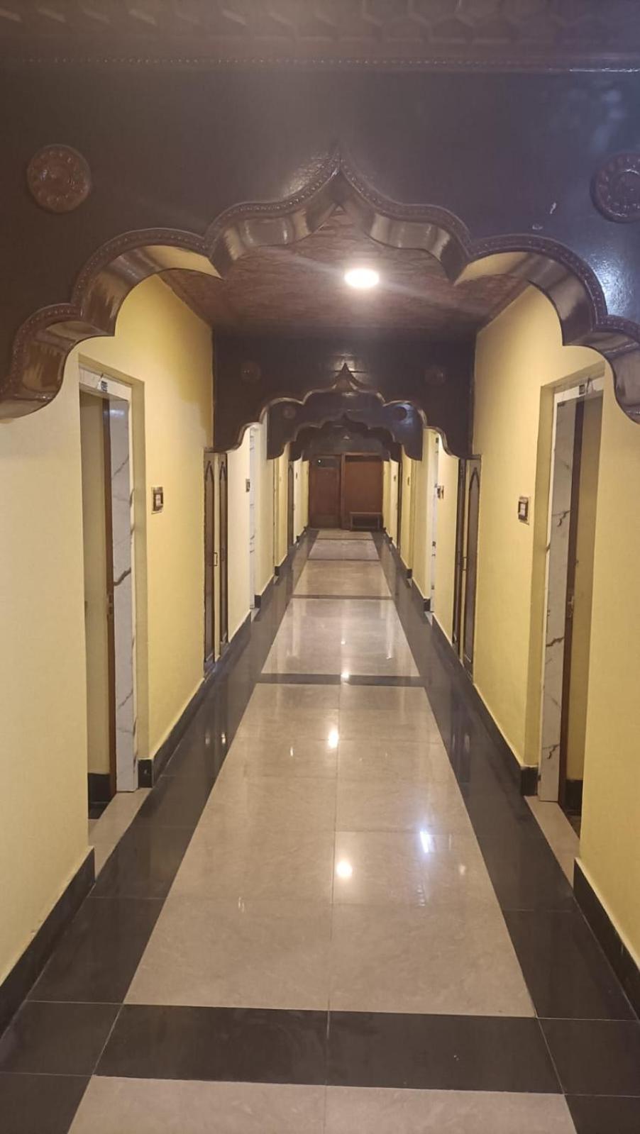 Kashmir Hill Town Hotel Srīnagar Buitenkant foto